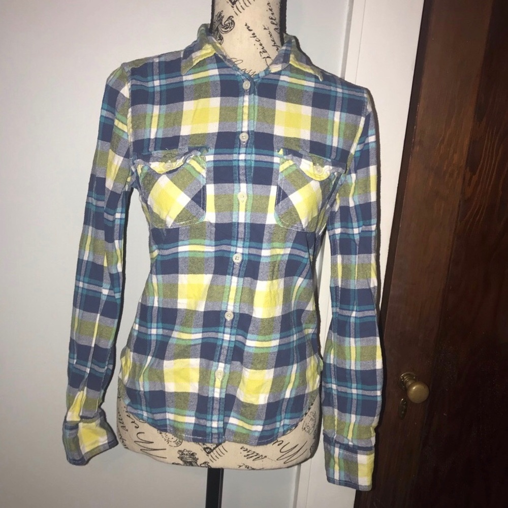 Women’s size small American eagle flannel shirt